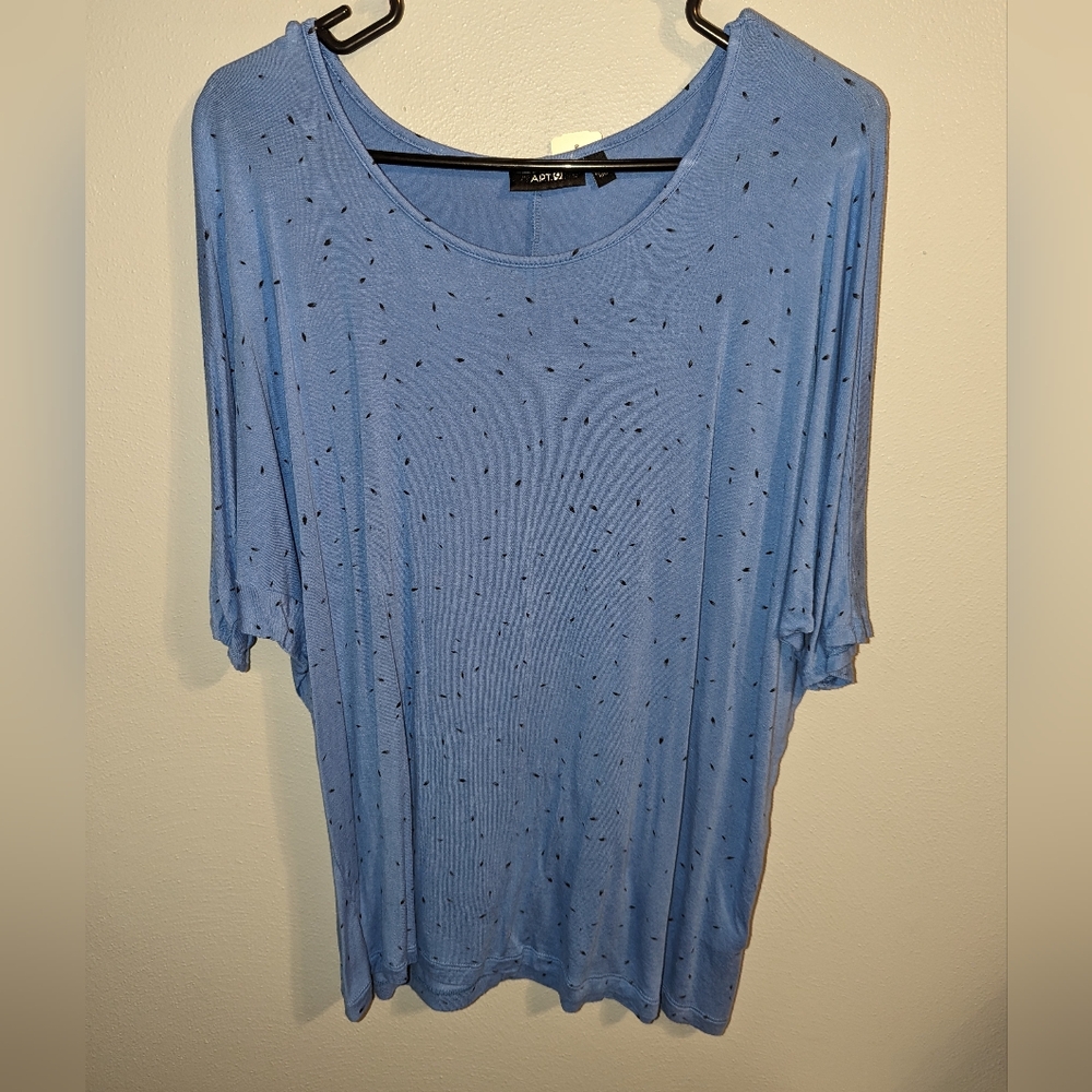 NWT Women's size XL short-sleeve blouse